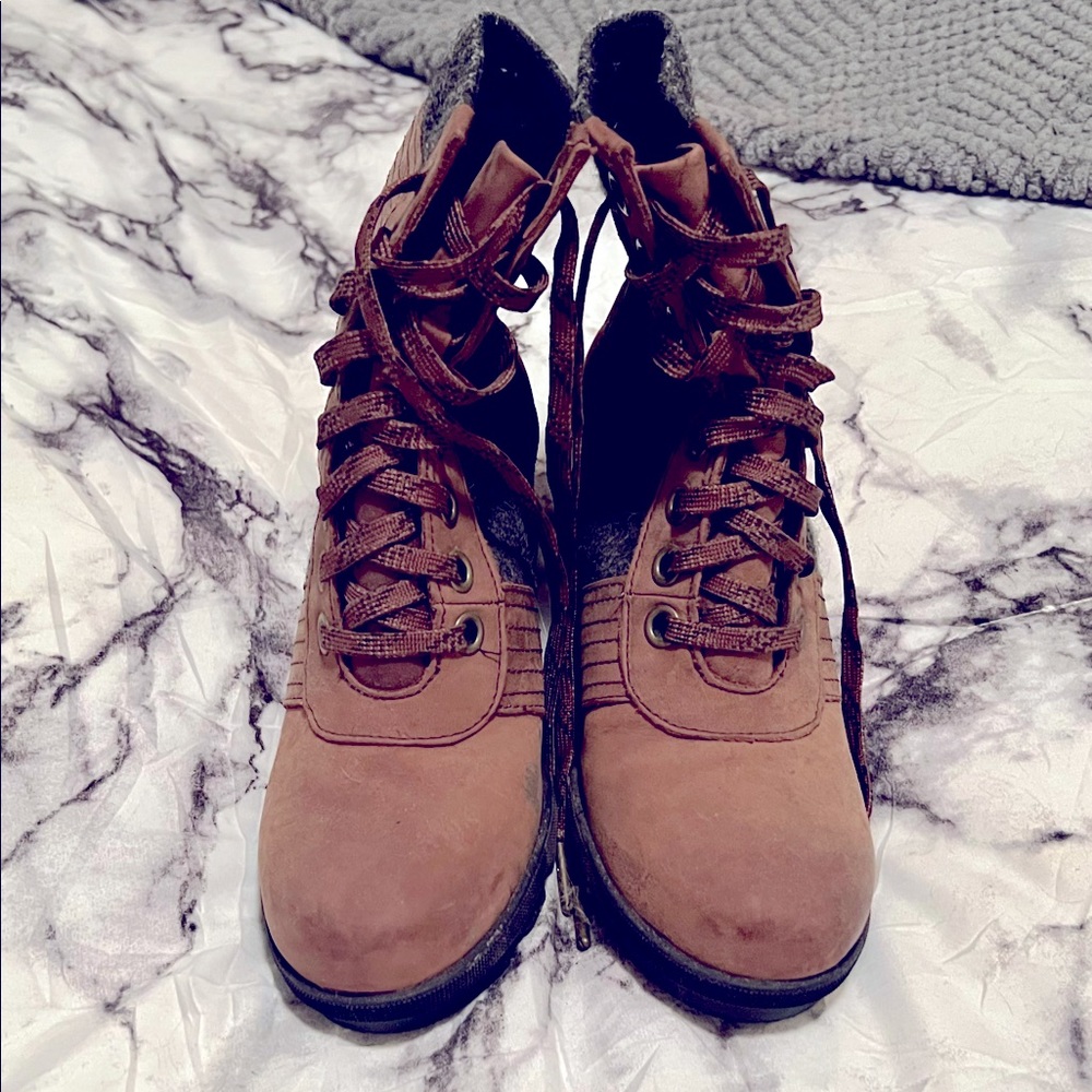 Sorel “Lexie” Wedge